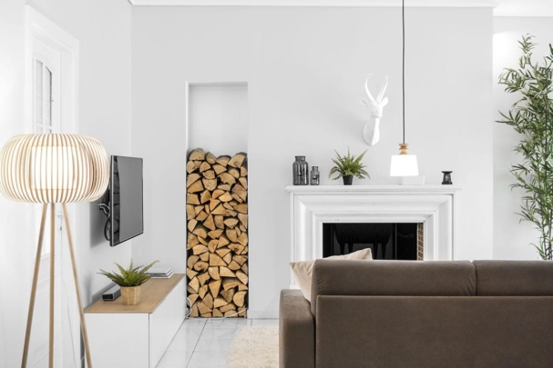 living room in Koropi